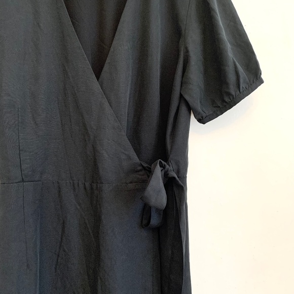 NEW Frank & Oak Short Sleeved Black Wrap Dress Size L - Picture 2 of 14